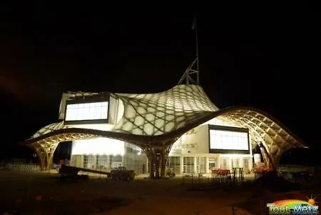 L'imperial De Gare Et Pompidou